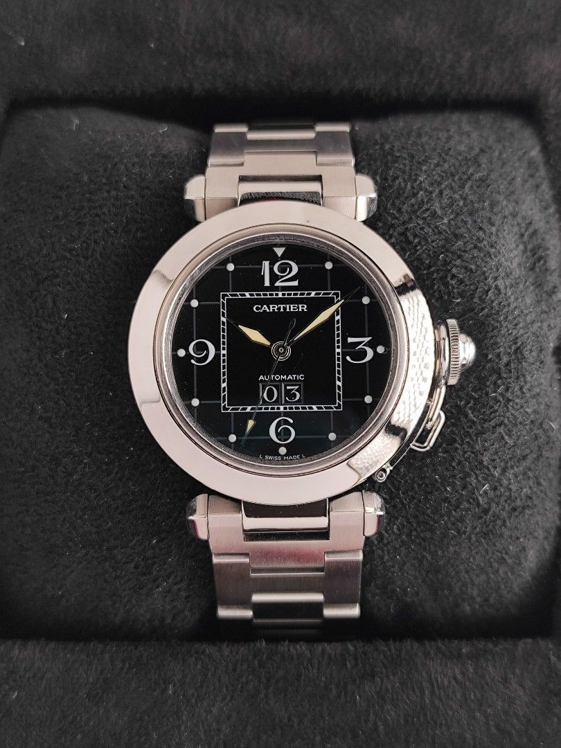 Cartier Pasha Big Date 35mm (Category: Men's Watches) located in San Juan City. Submitted by MW_888 (Listing ID 1442963218, Image 2). Description: Cartier Pasha Big Date 35mm Ref 2475 9/10 condition Inclusions: watch, original bracelet fit to approx 7.3" wrist, Cartier guarantee certificate and watch case *watch is verified on Cartier Care *photo reference on 6.5" wrist 145k.