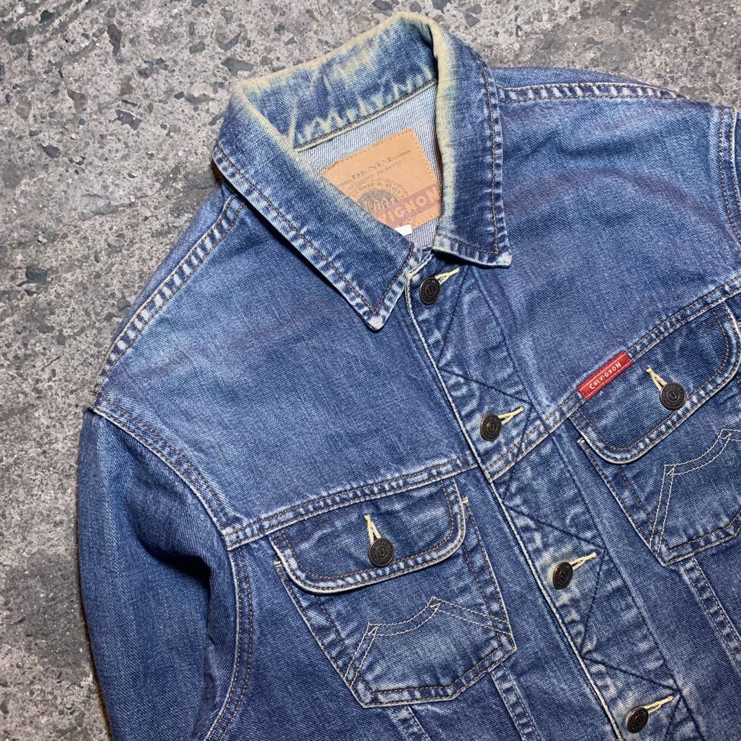 Chevignon Denim Jacket Unisex (Category: Coats, Jackets and Outerwear) located in Manila. Submitted by steeezyyy (Listing ID 1442932127, Image 2). Description: very good condition no issue 500 only pm lang po meet up sa malapit W 20 x L 25.4 Location : Mandaluyong City .