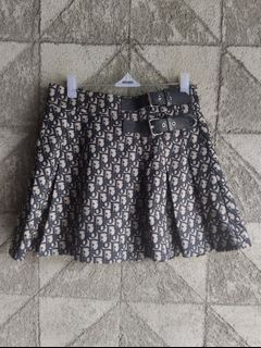(Category: ) located in . Submitted by melnardthrift03 (Listing ID 1442944867, Image 1). Description: .