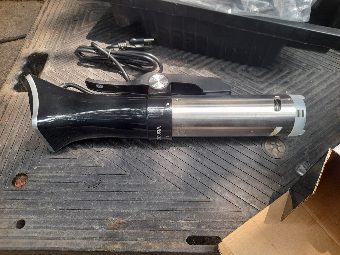 Condura electric steak appliances (Category: Juicers, Blenders & Grinders) located in Valenzuela. Submitted by newbear.425b6e (Listing ID 1442956312, Image 2). Description: condura electric steak appliances 220volts working Slightly used po. 3500 lng po.