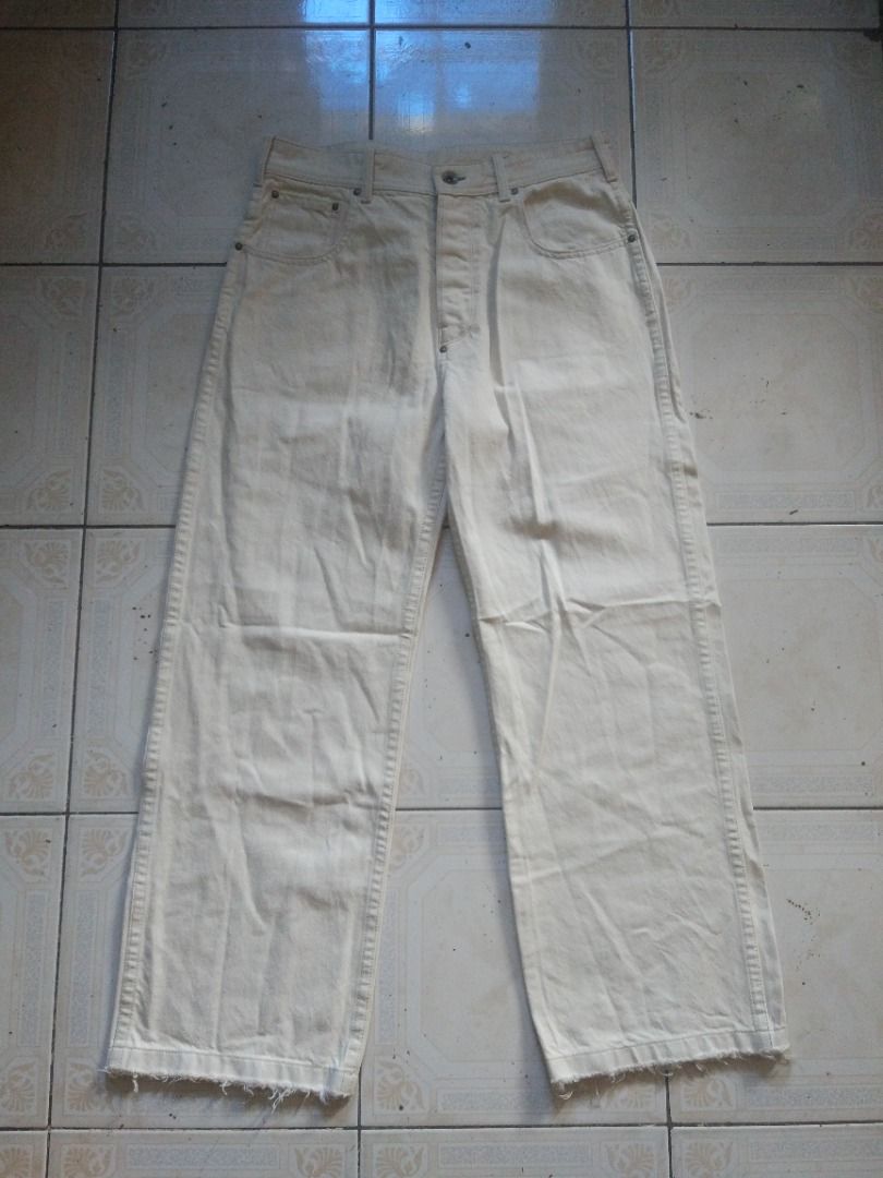 Denham Cinchback Jean 31 actual (Category: Jeans) located in Pasay City. Submitted by denimdude.ph (Listing ID 1443058505, Image 1). Description: .