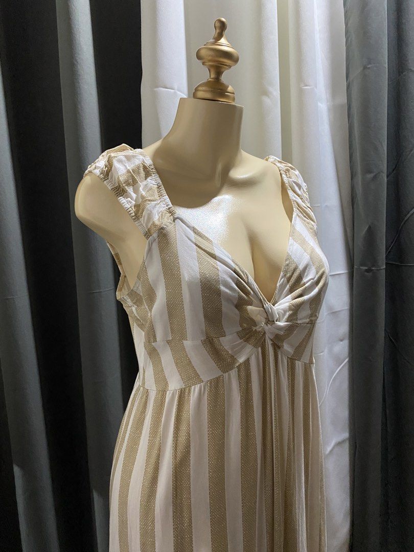 Derek heart stripes maxi dress (Category: Dresses) located in Taguig. Submitted by KL_Outfits (Listing ID 1443078040, Image 3). Description: .