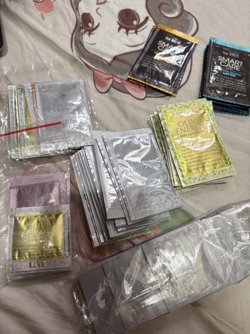DHC sample （分類：面部 - 面部護理）位於 Hong Kong。 由 jm_0905 提交（商品編號 1443016294，圖片 1）。簡介： 免費送出 自付郵費。