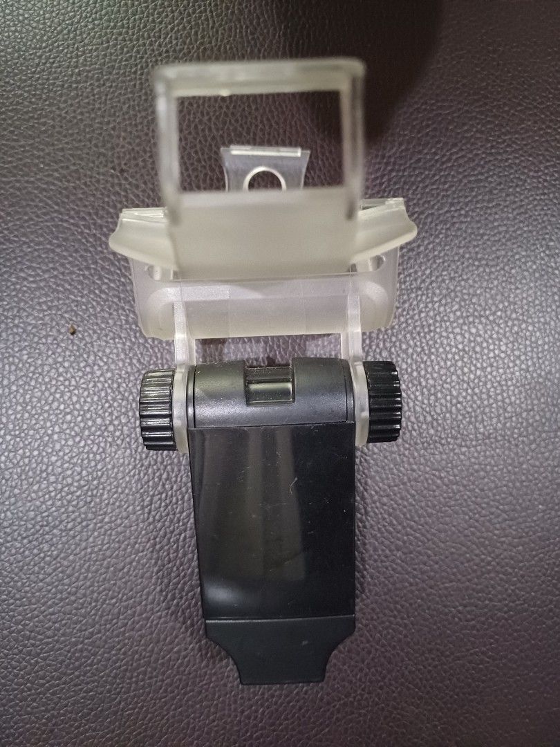 Dobe PS4 Controller Phone Clip Mount Holder (Category: Controllers) located in Manila. Submitted by dante001 (Listing ID 1443073918, Image 1). Description: Hindi masyadong nagamit P100 pesos only! P200 pa isa nyan sa tech smart PH Location: Valenzuela City RFS: nakatambak lang MOD: Flash, JNT, Lalamove or pick up sa bahay.