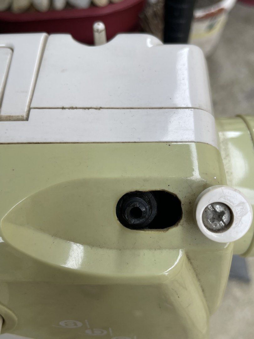 Elekta ESM-618 Sewing Machine (Not Working) (Category: Craft Supplies & Tools) located in Quezon City. Submitted by madmoisella84 (Listing ID 1443100686, Image 2). Description: - Elekta Sewing Machine (Model ESM-618) - Not Working. Di po sure anong sira..