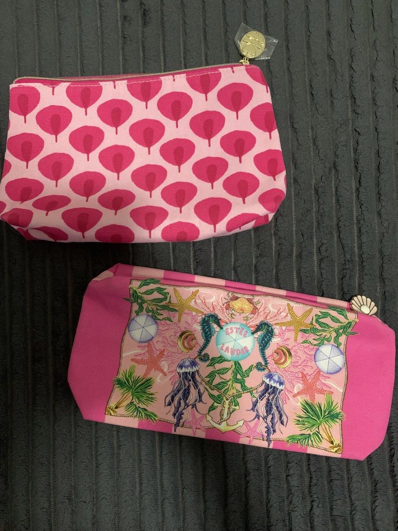 Estee Lauder Make up accessories Pouches (Category: Purses & Pouches) located in Caloocan City. Submitted by estrellamanila (Listing ID 1443108483, Image 1). Description: 700 for Both - check photo posted (small marks in the top of stripes pouch) Brandnew & Stored only.