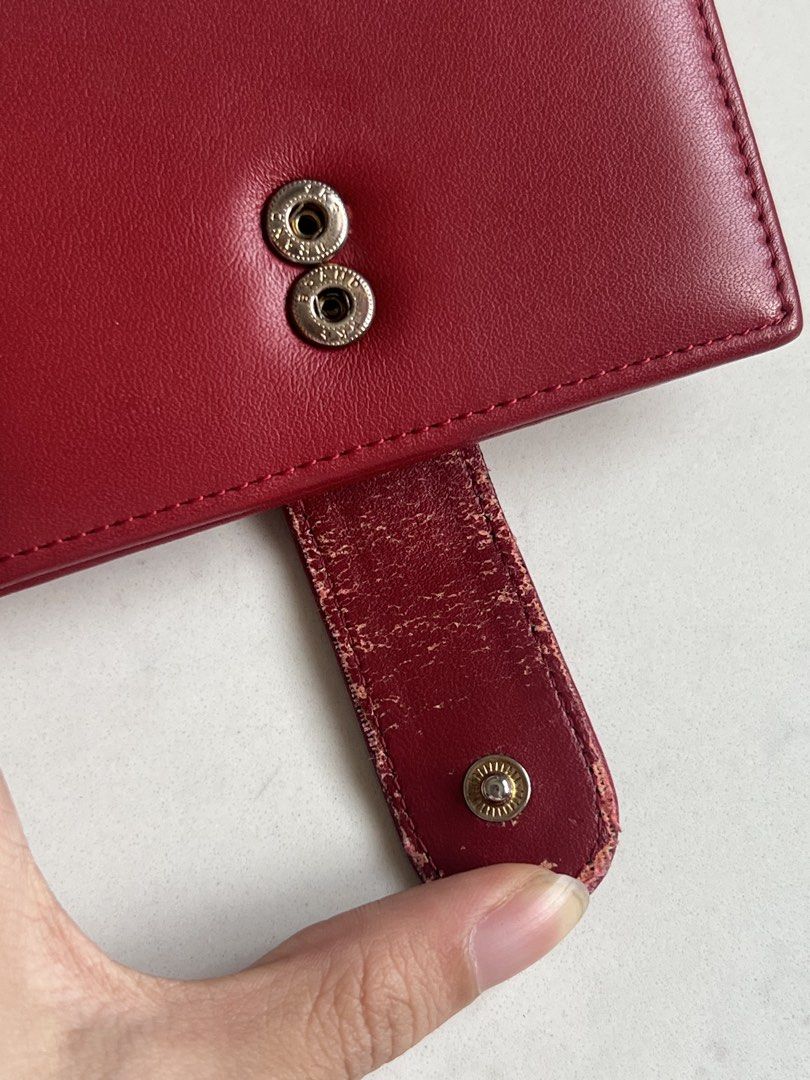 Etienne Aigner - Red Wallet (Category: Wallets & Card holders) located in Pasig City. Submitted by tiny_studios (Listing ID 1442964074, Image 3). Description: .