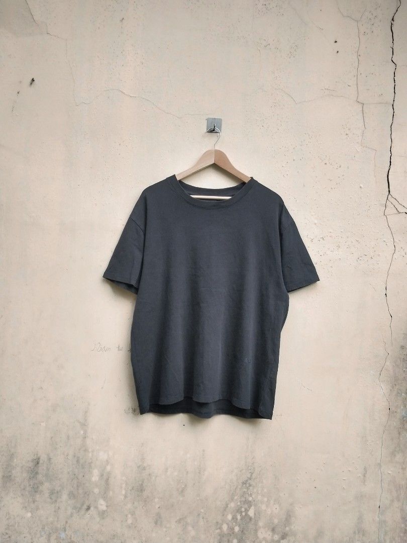 Fear of God Essentials Los Angeles T-Shirt (Category: Tshirts & Polo Shirts ) located in Quezon. Submitted by thrift.21 (Listing ID 1442971147, Image 1). Description: - Brand: Fear of God Essentials - Color: Black - Size: 22x28 - Design: 'ESSENTIALS LOS ANGELES' graphic on the back - Material: 100% Cotton - Origin: Made in China - Style: Ideal for casual wear - 9/10 Color Rate - Issue: minor crack print.