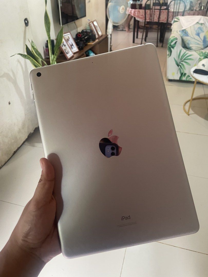 FOR SALE IPAD 9TH GEN (Category: iPad) located in Naga. Submitted by marialetada_18 (Listing ID 1442983357, Image 3). Description: iPad 9th Generation (2021) • 10.2-inch Retina Display • A13 Bionic Chip • 64GB Storage • Supports Apple Pencil (1st Gen) • Stereo Speakers + Touch ID Current Device Details: ▫️ iPadOS 26.1 ▫️ 64GB Capacity.