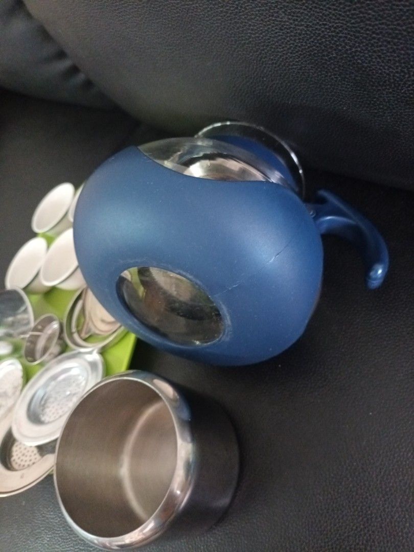 Glass Teapot with Cups and Strainers478310693276887042