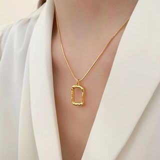 (Category: ) located in . Submitted by bellezapparel (Listing ID 1443057431, Image 1). Description: .