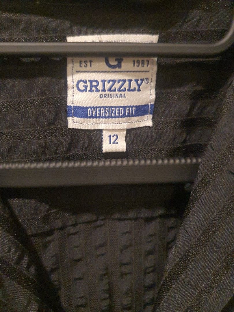 Grizzly oversized top polo size 12 (Category: Babies & Kids Fashion) located in Taguig. Submitted by supernova888 (Listing ID 1443064971, Image 3). Description: used only once neg.
