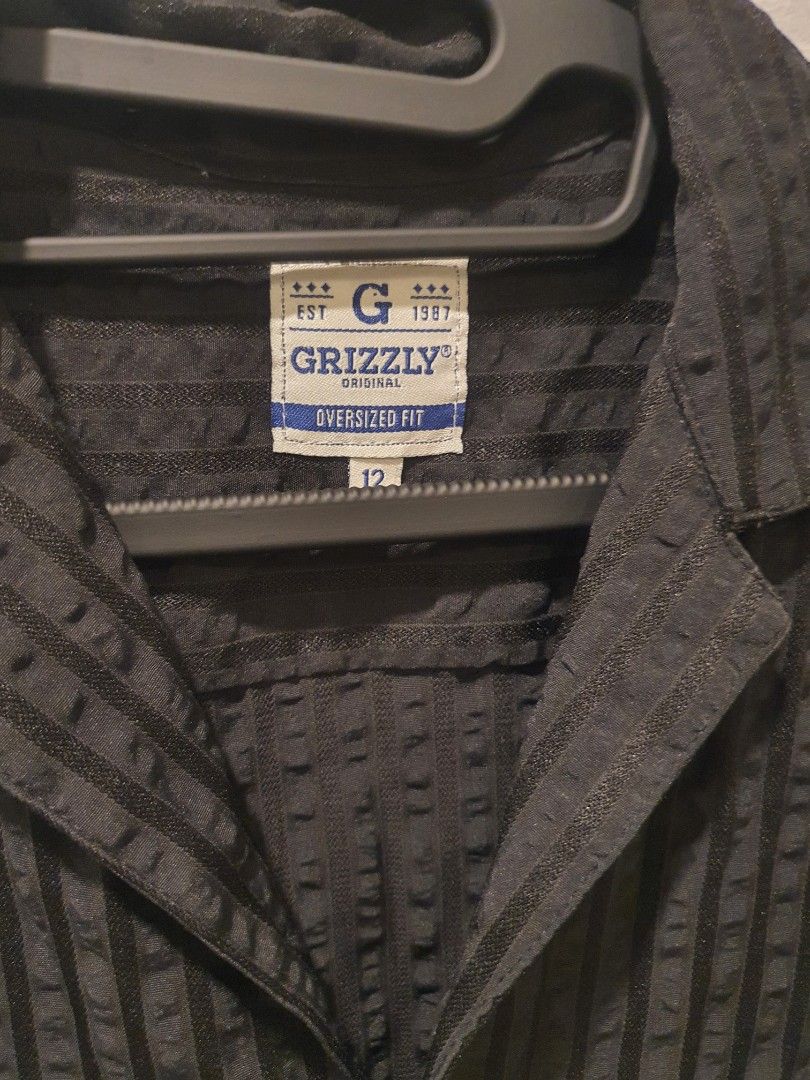 Grizzly oversized top polo size 12 (Category: Babies & Kids Fashion) located in Taguig. Submitted by supernova888 (Listing ID 1443064971, Image 2). Description: used only once neg.