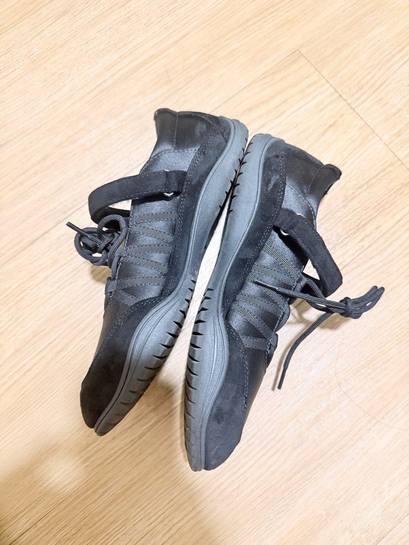 GU Lace Up Ballet Sneakers (Category: Flats & Sandals) located in Pasig City. Submitted by jeanger1 (Listing ID 1443113669, Image 2). Description: GU Lace Up Baller Sneakers Size XS - fits US 5 or 22cm Black Lightly used, no issues, good as new Reason for selling - decluttering Location - Pasig.