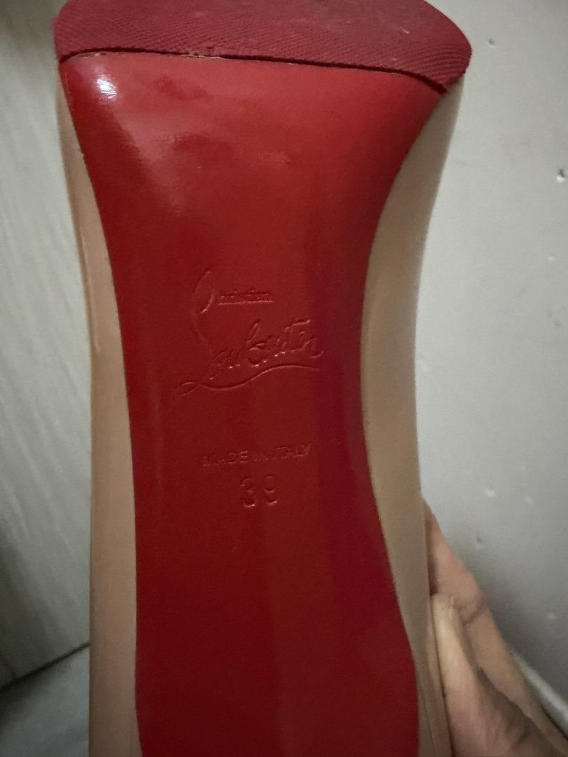 Heels （分類：高跟鞋）位於 Hong Kong。 由 graceelevy83379 提交（商品編號 1443079813，圖片 5）。簡介： Bought in Twist.Only wore once. Already have a sole protector.。