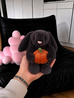 (Category: ) located in . Submitted by jellycat_bunbun (Listing ID 1443020640, Image 1). Description: .