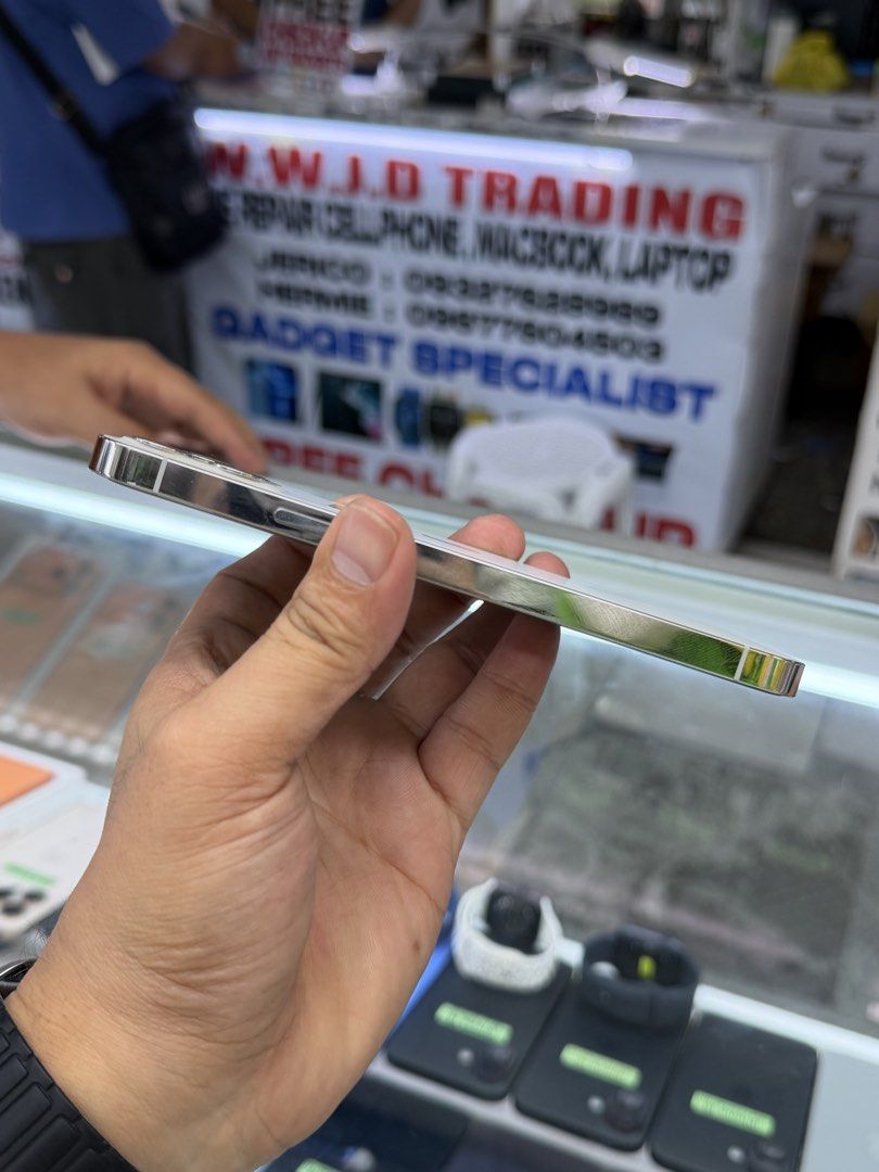 iPhone 12 Pro 256GB 89%BH GLOBELOCKED 99%smooth No issues (Category: iPhone 12 Series) located in San Juan City. Submitted by saabangadgetshop (Listing ID 1443043946, Image 3). Description: Onhand | Pre-owned iPhone 12 Pro 256GB Globelocked NTC APPROVED Battery Health 89% NO HIDDEN ISSUES NO HISTORY OF REPAIR 99%Smooth TEST TO SAWA RESET ALL YOU WANT TEST ALL YOU WANT NOT REFURBISHED AUTHENTIC PHONE ALL WORKING (FREE 3UTOOLS) iPhones iPads only �