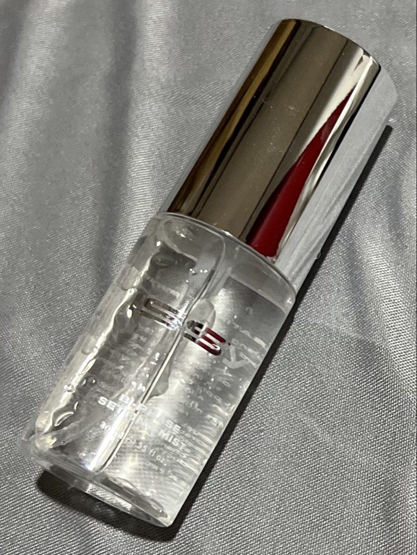 ISSY Bi-Phase Setting Mist (Category: Makeup) located in Manila. Submitted by chabbyyuipco (Listing ID 1437125202, Image 1). Description: ISSY’s hydrating prepping mist designed to refresh, prep, and set the skin with a natural dewy finish. Lightweight bi-phase formula helps makeup look smoother and fresher throughout the day while giving the skin a healthy glow. Perfect for everyday use and quick touch-ups.