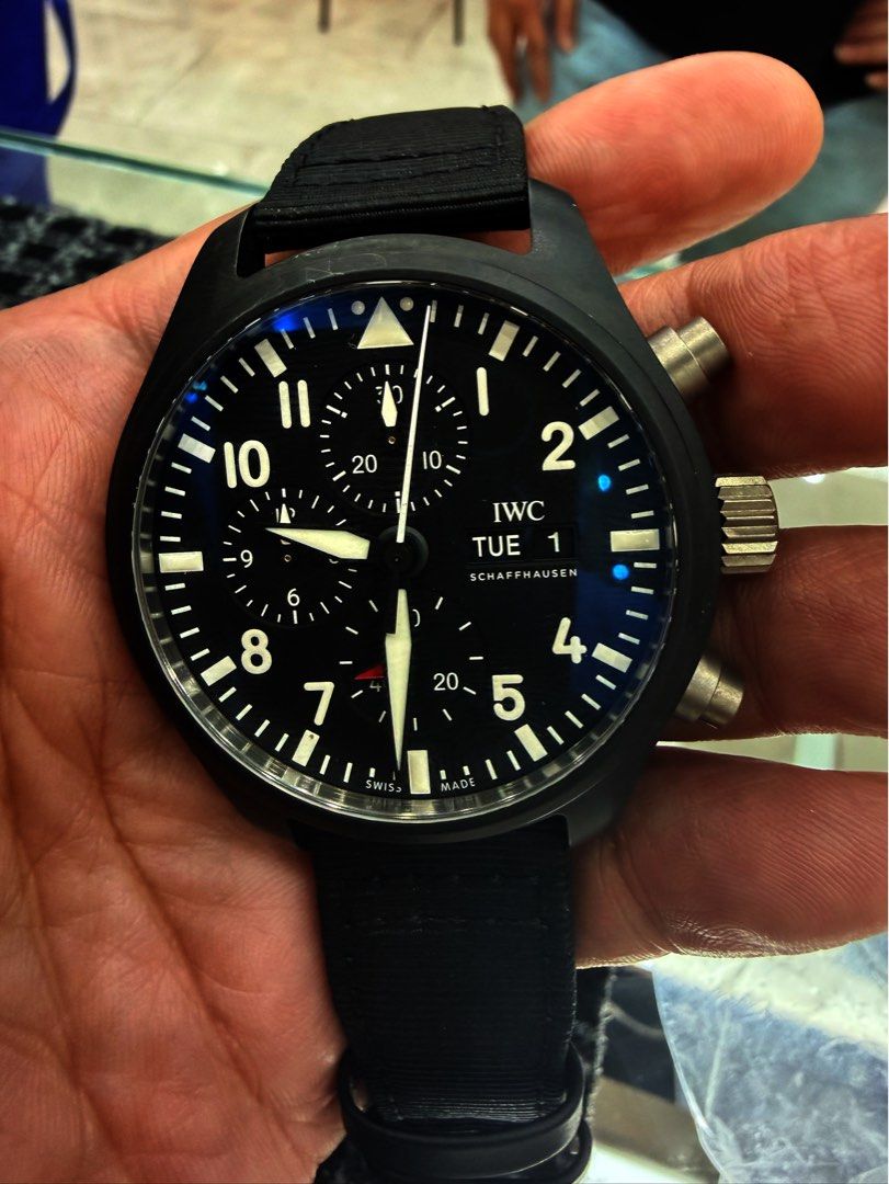 IWC Pilot Chronograph Automatic (Category: Men's Watches) located in Makati City. Submitted by lagranoza (Listing ID 1443019377, Image 1). Description: Model; Pilot Chronograph Ref. #; IW389101 Date acquired; Nov. 7 2022 Size; 44.5mm Case material; ceramic Bracelet Material; textile Movement; Automatic Php 375k slightly nego See to appreciate, visit us today. Call / Text 0917-774-32-97.
