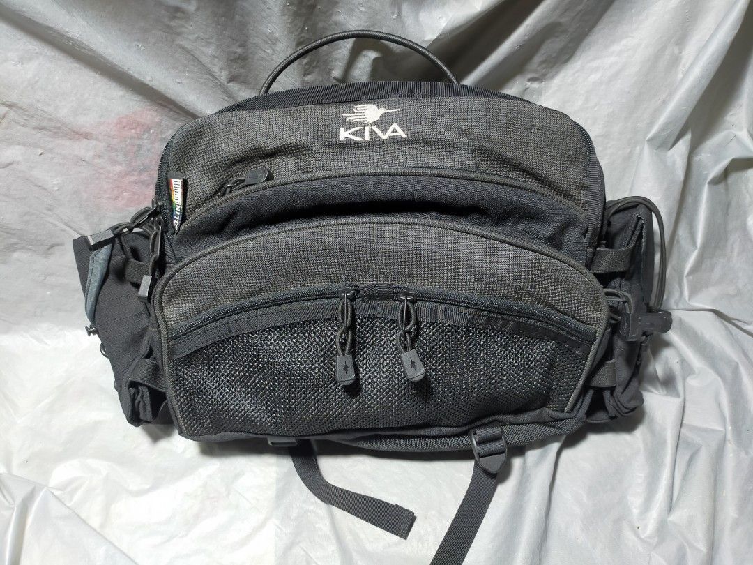 KIVA Hummingbird Waist Pack (Category: Hiking & Camping) located in Pasay City. Submitted by 22aileen (Listing ID 1443103843, Image 1). Description: KIVA* brand - Canadian outdoor gear brand Vintage KIVA Hummingbird Waist Pack Multiple compartments.