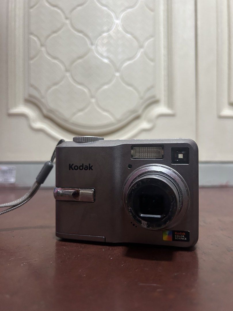 Kodak EasyShare C743 Digital Camera 3x Optical Zoom (Category: Cameras) located in Subic. Submitted by relove_finds612 (Listing ID 1442934783, Image 1). Description: Selling a untested Kodak EasyShare C743 digital camera. It has 3x optical zoom. Great for casual photos. Simple to use. BUY AT YOUR OWN RISK❗️ps: pinacheck ko sa repair shop, magagawa pa raw since drained lang sya. i have new digicam so di ko na pinaayos ❗️slightly nego for sure buye