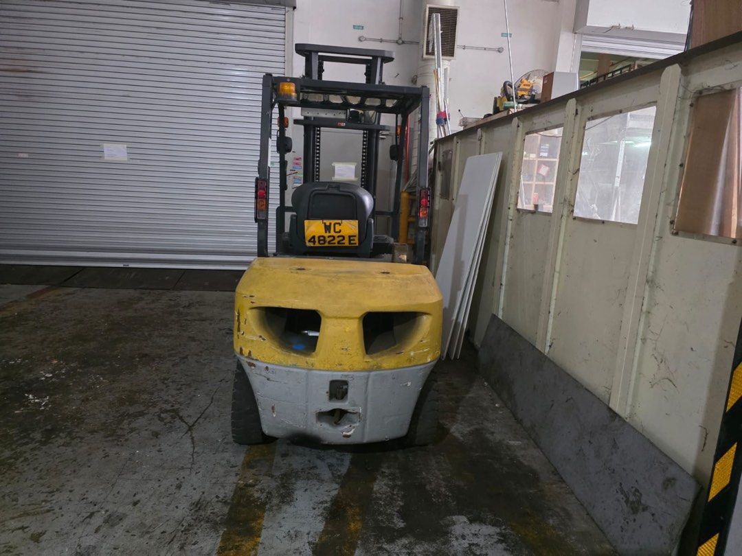Komatsu Forklift FD30T-17 (Category: Everything Else) located in Singapore. Submitted by consignforklift (Listing ID 1443044302, Image 3). Description: - Komatsu Forklift FD30T-17 - Year: 2010 - Capacity: 1990kg - Max Fork Height: 4.0m - Load Center: 500mm - Unladen Mass: 4480kg - Condition: Runs well, ready for work.