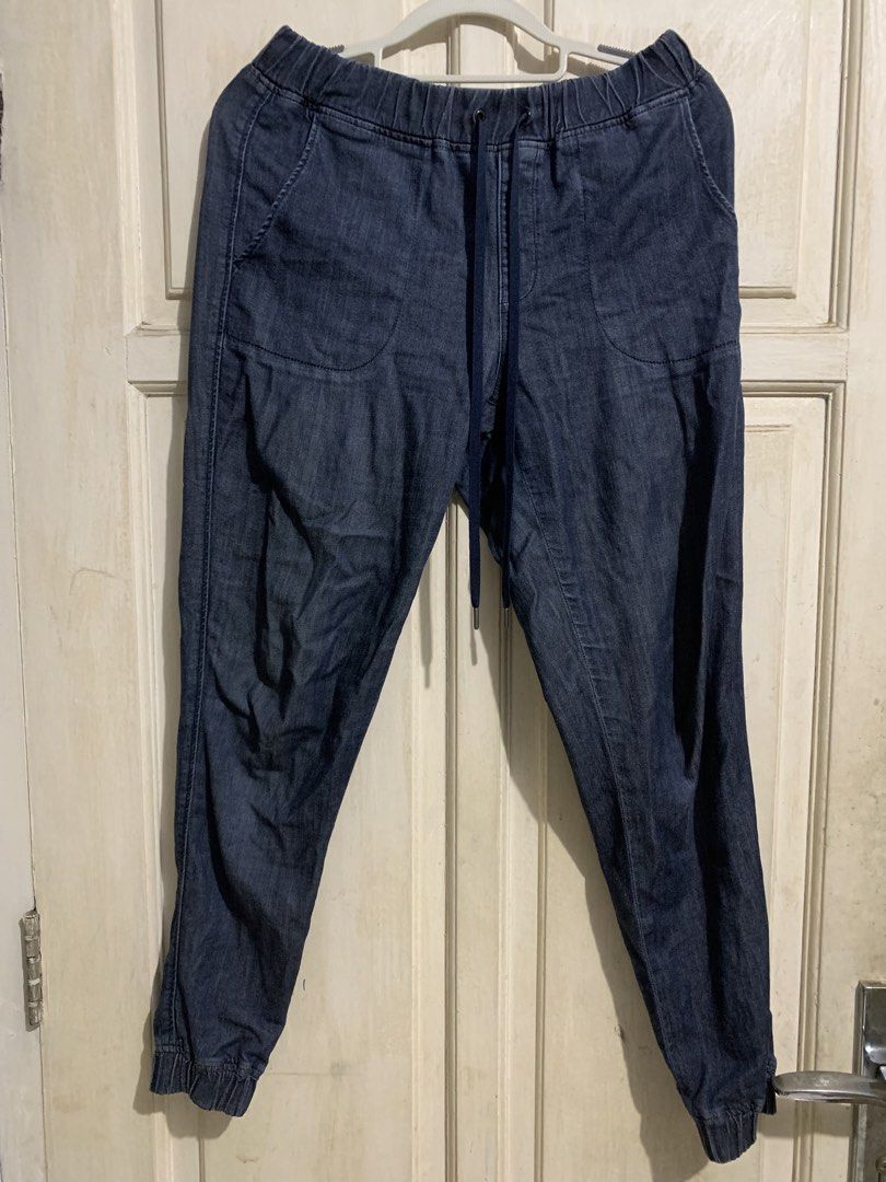Legging jeans uniqlo cewek (Kategori: Gaun & Rok) berada di Jakarta Barat. Dikirim oleh prelovedbydieth (ID iklan 1443014550, Gambar 1). Deskripsi: Bahan jeans Pinggang karet Muat sampe bb 55 kg Pjg 90 cm .