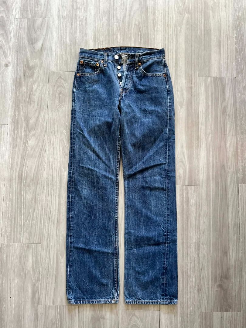 Levi's 501 Button Fly Jeans (Category: Jeans) located in Caloocan City. Submitted by archive404 (Listing ID 1442975343, Image 1). Description: Levi's 501 Button Fly Jeans Authentic vintage Levi's 501 denim jeans. Classic straight-leg fit with the iconic button-fly closure and naturally faded blue wash. 📏 Waist: 27 📏 Thigh: 9.5 📏 Length: 39 📏 Hem: 7 👖 Model: 501 ✅ Good vintage condition ✅ No major flaws ✅ Natural fading and wear ✅ Unisex Perf