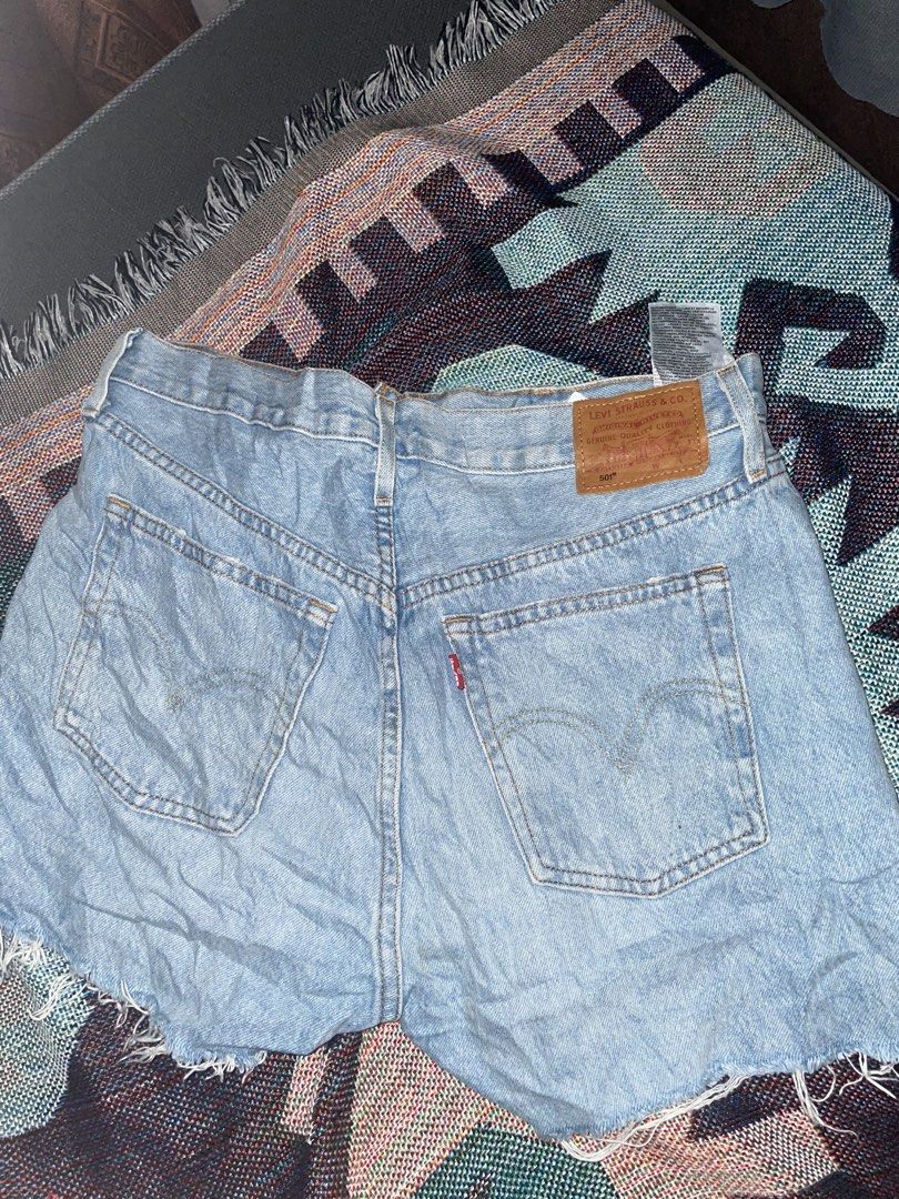 Levis 501 Sexy Short premium Big E 30/32 (Category: Activewear) located in Kabankalan. Submitted by ronpahoway (Listing ID 1443009182, Image 2). Description: .
