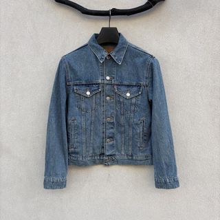 (Category: ) located in . Submitted by thrift.ed2023 (Listing ID 1442965380, Image 1). Description: .