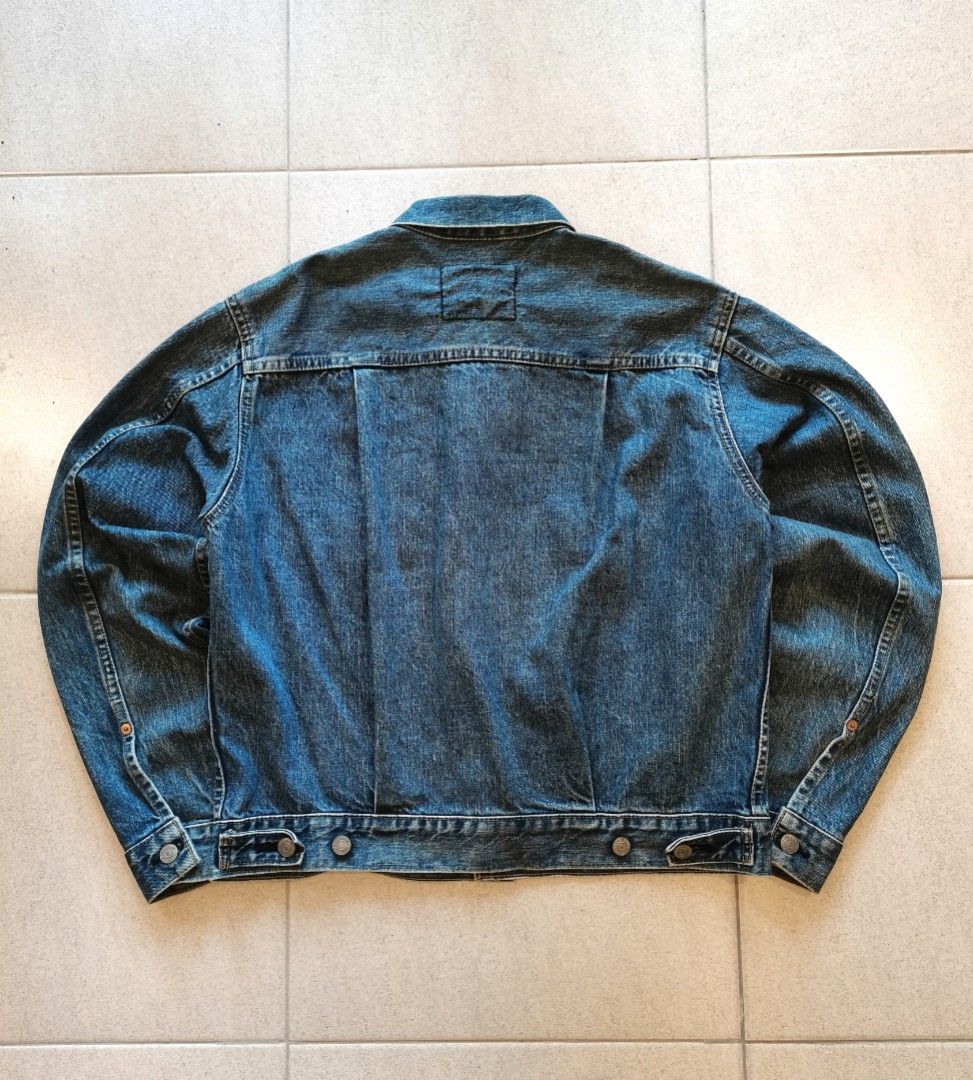 LEVIS TYPE 2 JAPAN REPRO SIZE 40 LOT 71507 (Category: Coats, Jackets and Outerwear) located in Bulacan. Submitted by tsunami_express (Listing ID 1435582639, Image 2). Description: LEVI'S TYPE 2 JAPAN REPRO SIZE 40 LOT 71507 Shoulder 18" Chest 21" Body length 23" Sleeves 24 1/2".