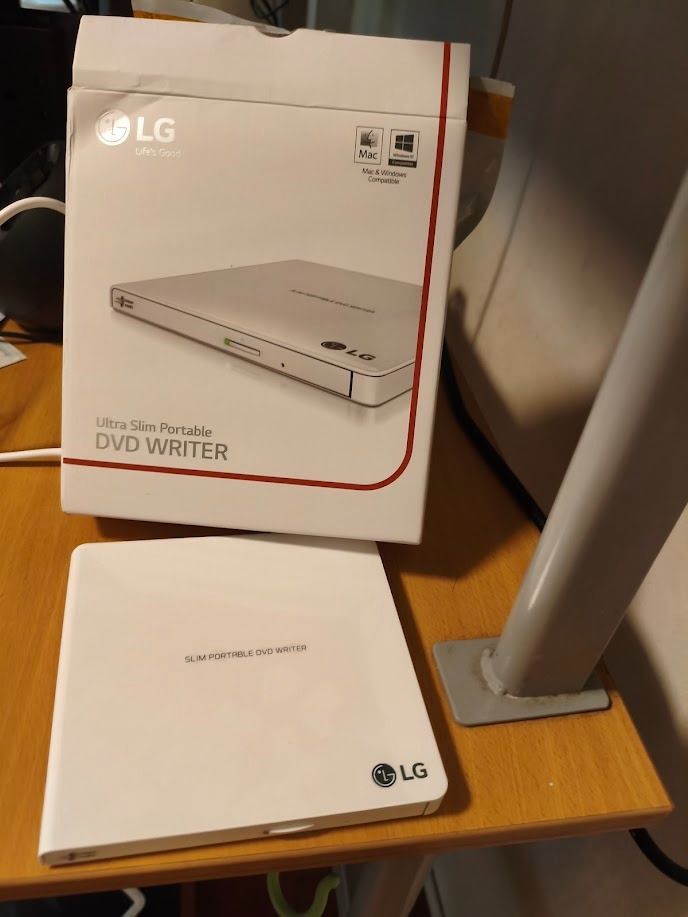 LG GP65NW60 External DVD Writer