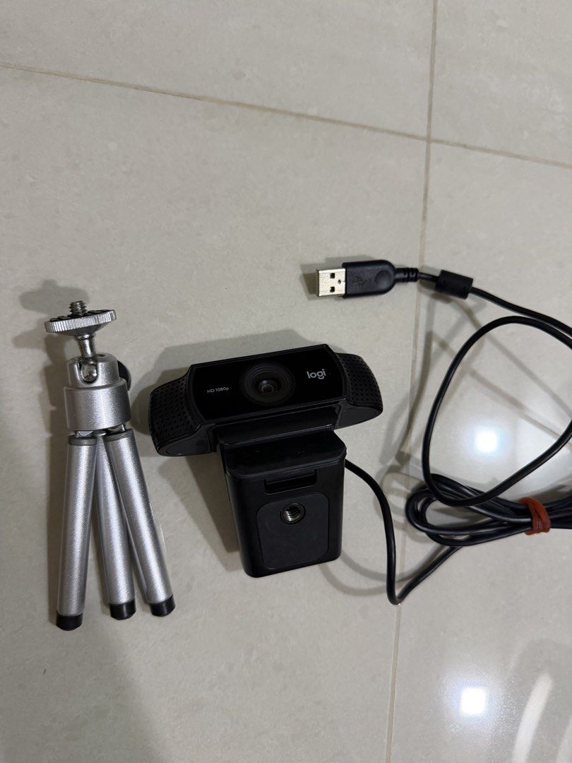 Logitech C922 HD Webcam with Mini Tripod478751792887900160
