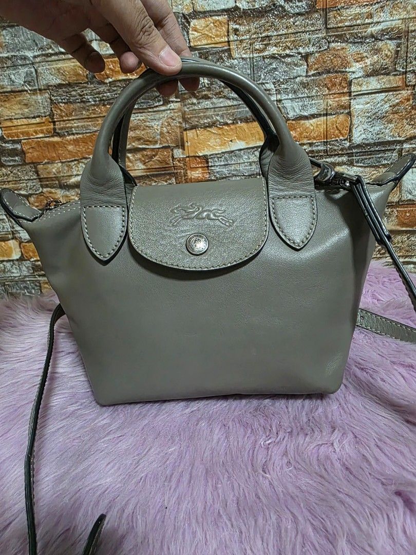 [SALE] Longchamp mini leather (Category: Shoulder Bags) located in Binan City. Submitted by elli.etcetera (Listing ID 1443060587, Image 1). Description: MOP: Gcash, Maya or Bank Transfer MOD: Flash, J&T orLalamove.