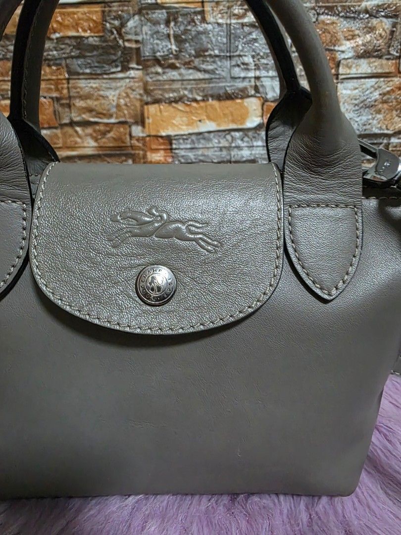[SALE] Longchamp mini leather (Category: Shoulder Bags) located in Binan City. Submitted by elli.etcetera (Listing ID 1443060587, Image 2). Description: MOP: Gcash, Maya or Bank Transfer MOD: Flash, J&T orLalamove.