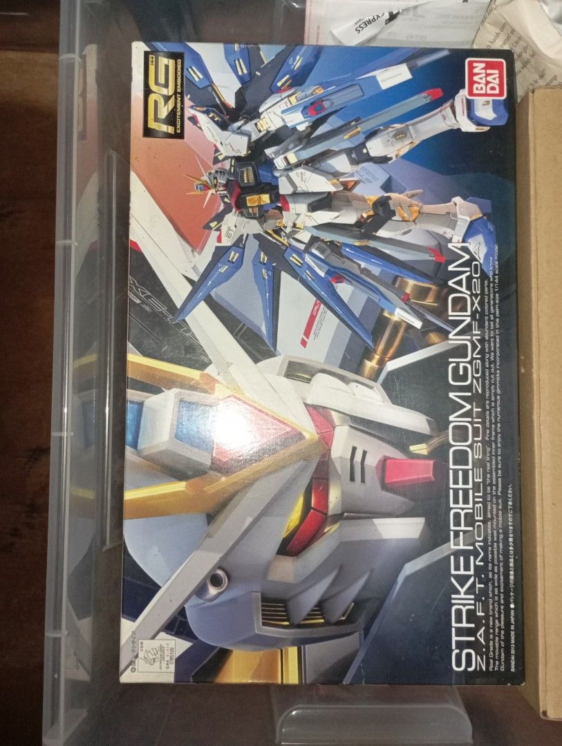 (LOOSE)Gundam Strike Freedom RG (Category: Gundam & Model Kits) located in Valenzuela. Submitted by hyrotitania (Listing ID 1442031728, Image 1). Description: For Sale Gundam Strike Freedom RG For 600 fixed loose siya all parts still have original box in good condition meetup along edsa carousel pickup Valenzuela dalandanan.