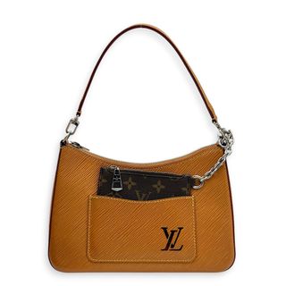 (Category: ) located in . Submitted by carousellluxury (Listing ID 1442968847, Image 1). Description: .