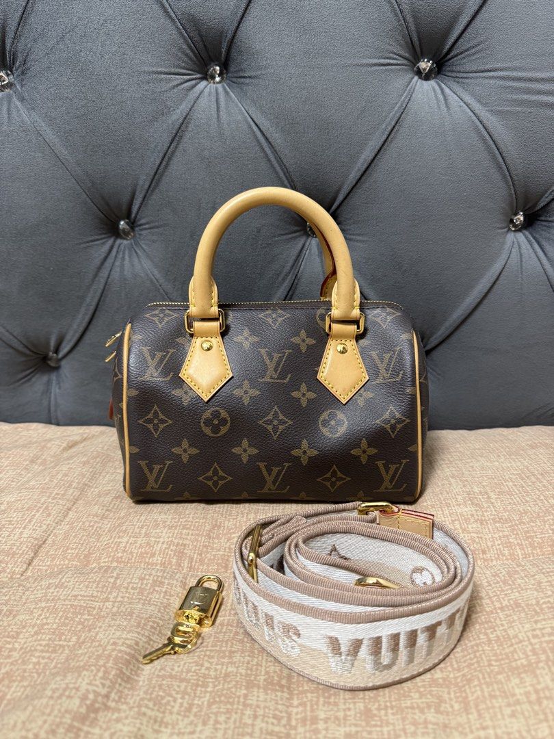 LOUIS VUITTON SPEEDY 20 (Category: Luxury Bags & Wallets) located in Manila. Submitted by Bagstatic_luxuries (Listing ID 1442966457, Image 1). Description: This size!!! 😍😍😍 With thick strap and lock and key Japan sourced 🇯🇵.