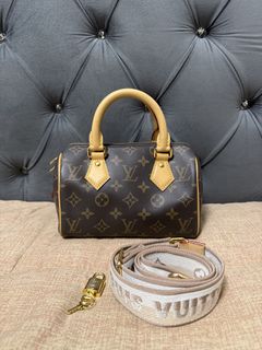 (Category: ) located in . Submitted by Bagstatic_luxuries (Listing ID 1442966457, Image 1). Description: .
