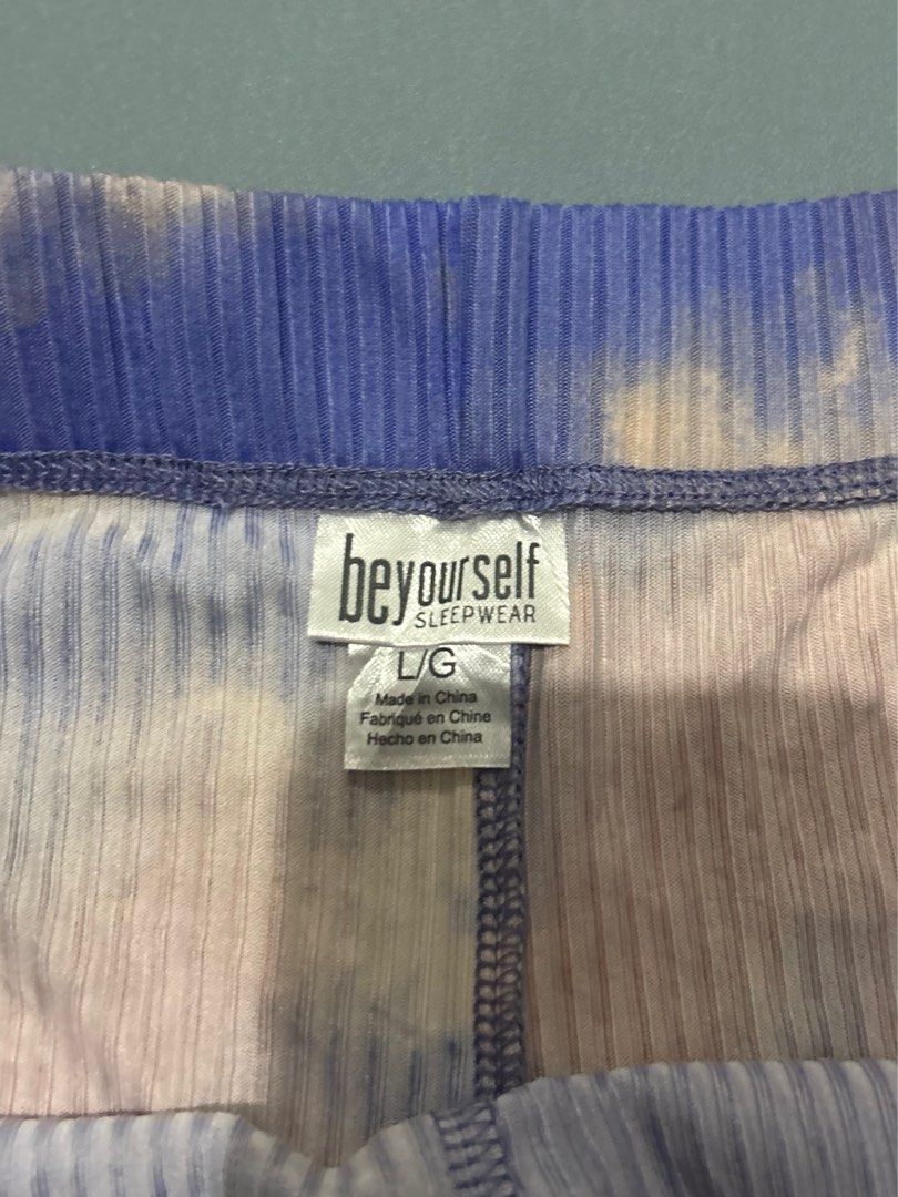 Lounge Short (Category: Activewear) located in Manila. Submitted by chen_clybelles (Listing ID 1443082724, Image 2). Description: Super soft material 💕.