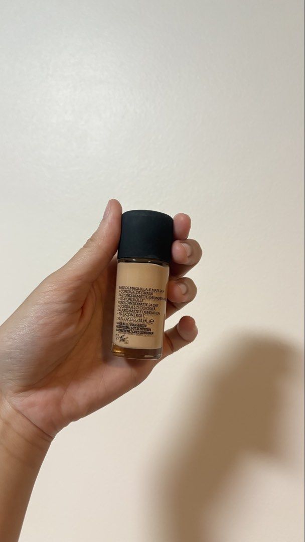 MAC Studio Fix Fluid SPF 15 Foundation NC15 (Category: Makeup) located in Pasig City. Submitted by ajongelika (Listing ID 1442930949, Image 2). Description: - MAC Studio Fix Fluid Foundation - Shade: NC15 - SPF 15 - Oil-control formula - 24-hour wear - Bottle is mostly full - Ideal for combination to oily skin Bought last Jan 2026 in rustans dept store With box .