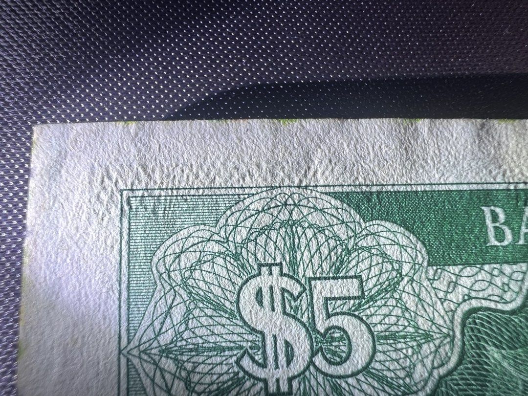 Error note RM5 (Category: Currency) located in Puchong. Submitted by thomasgadgethouse (Listing ID 1443007099, Image 3). Description: This is different from others, seems like man made error or something else. .