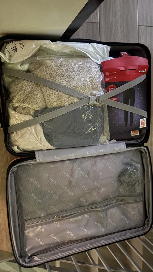 Medium pink luggage from korea (Category: Luggage) located in Bulacan. Submitted by msdavid (Listing ID 1442960039, Image 3). Description: Last price posted Expandable Used for 1 day korea to philippines .