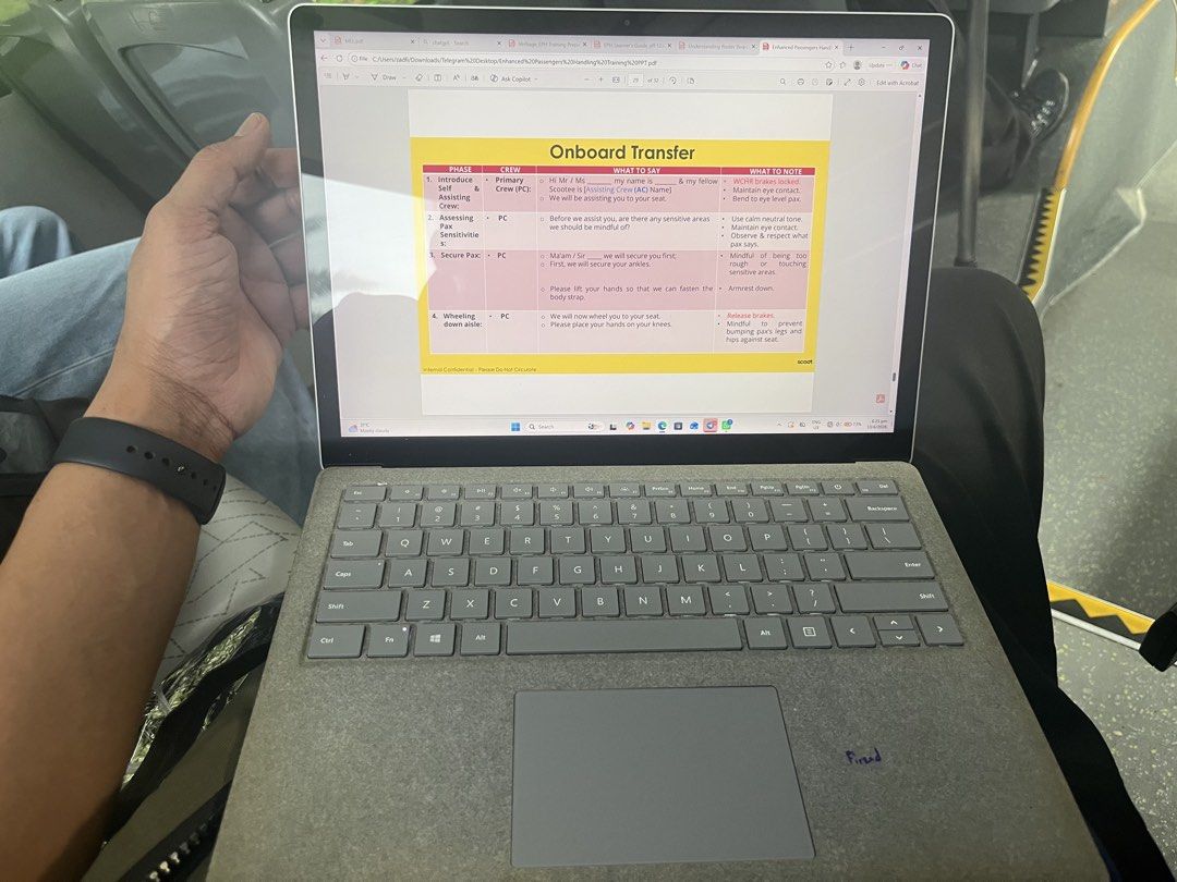 Microsoft surface laptop 2478516658906091521