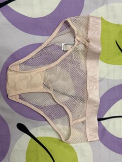 (Category: ) located in . Submitted by foxy23 (Listing ID 1442966538, Image 1). Description: .