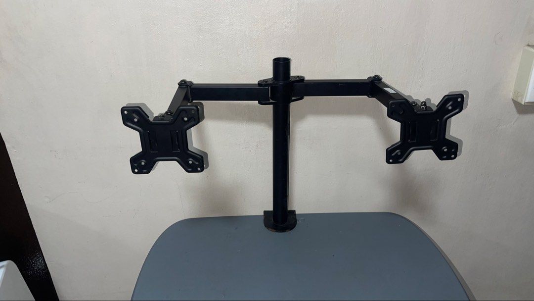 Monitor Arm (Category: Other Accessories) located in Muntinlupa City. Submitted by rileyprz (Listing ID 1443099258, Image 1). Description: Monitor Arm - No box - Good condition after 5+ years - Price Negotiable.