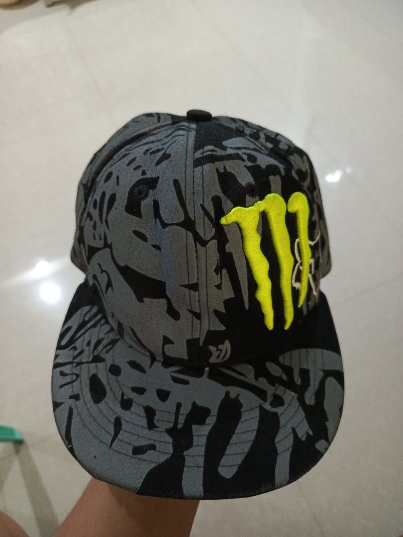 Monster Energy Fox Racing Snapback Cap (Category: Caps & Hats) located in Cabatuan. Submitted by penthegreat (Listing ID 1443002233, Image 1). Description: -for collectors, used not brandnew - Monster Energy x Fox Racing collaboration cap - Stylish grey and black camouflage pattern - Bold neon green Monster logo on the front - Classic flat brim design - Adjustable snapback closure for a perfect fit - Ideal for motocross and energy drink enthusias