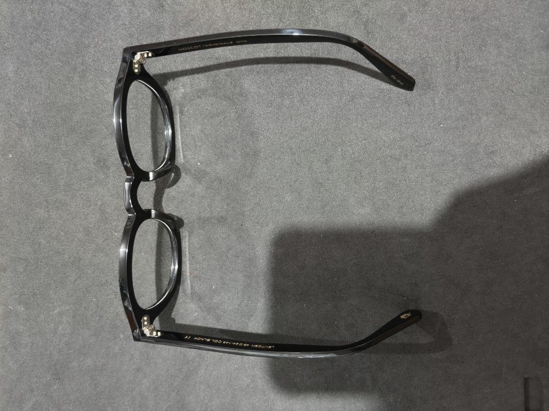 Moscot lemtosh OEM 7 barrel hinge black Size 46. No case, a generic case will be provided (Category: Sunglasses & Eyewear) located in Manila. Submitted by maxineamber (Listing ID 1443055174, Image 3). Description: Moscot lemtosh OEM 7 barrel hinge black Size 46.
