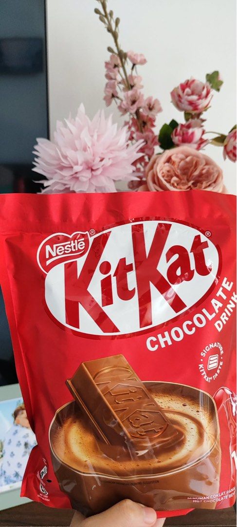 Nestle Kit Kat Chocolate Drink Mix 10x32g (Category: Other Food & Drinks) located in Quezon City. Submitted by mcarmona21 (Listing ID 1442998140, Image 1). Description: - Your favorite Kit Kat break, now as a chocolate drink! - Smooth, creamy, and velvety texture. - Delicious balance of wafery and cocoa notes. - Easy to prepare: just add 180ml hot water. - Perfect for lifting your mood anytime, anywhere..