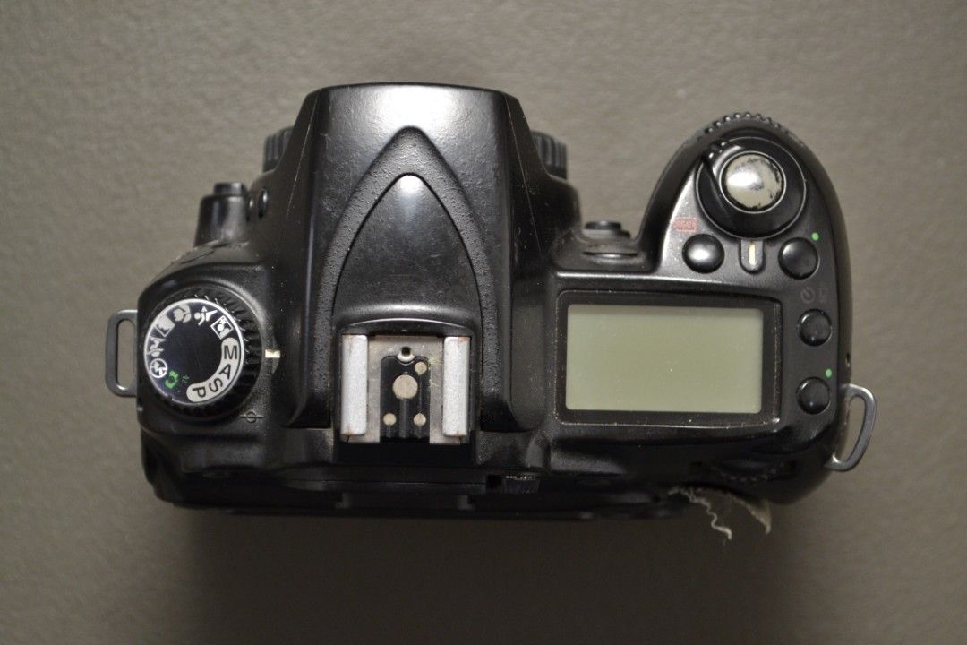 Nikon D90 Body only (Category: Cameras) located in Makati City. Submitted by carnikk (Listing ID 1443047502, Image 3). Description: Please read before you inquire Nikon D90 Body only DEFECTIVE inclusion: - battery (not working) Issue: -d nagshohoot, may error, but shutter mechanism is OK (mirror, shutter curtain, & aperture level) - Viewfinder, magulo yung letters/numbers ng shooting setting - burned screen but still viewable good for parts/repai